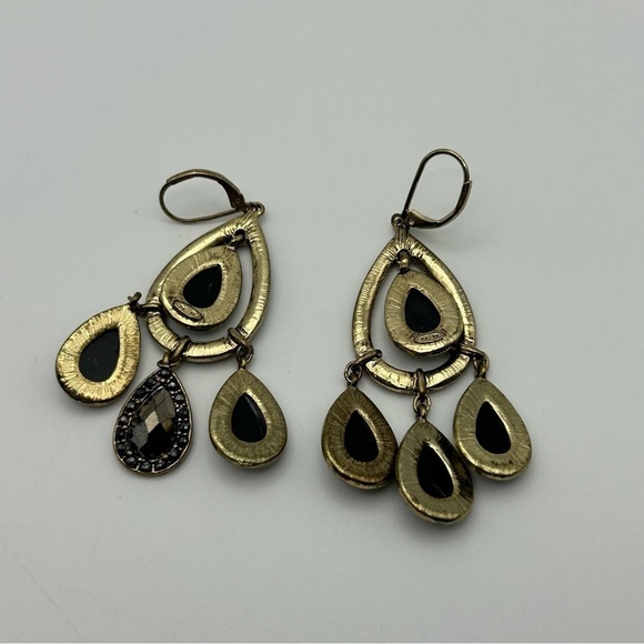 Vintage Avon Gray Rhinestone Chandelier Teardrop Dangle Leverback Earrings - Picture 5 of 11